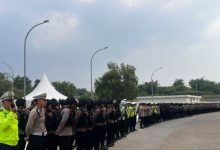 Polda Banten lakukan pengamanan pertandingan Persija Vs Persita di BIS Kota Serang. Foto Antara