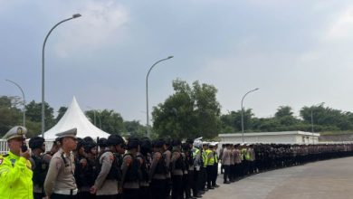 Polda Banten lakukan pengamanan pertandingan Persija Vs Persita di BIS Kota Serang. Foto Antara