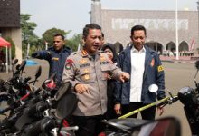 Kabidhumas Polda Banten, Kombes Maruli Ahiles Hutapea bersama Dirkrimum Polda Banten, Kombes Dian Setyawan. Foto Daeng Yusvin