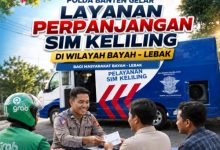 Layanan perpanjangan SIM Keliling di Bayah dari Polda Banten. Foto Daeng Yusvin