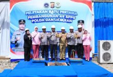 Kapolda Banten, Irjen Pol Hengki bersama relawan SPPG. Foto Antara