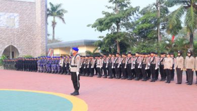 Upacara Hari Juang Polri yang dipimpin Kapolda Banten, Irjen Pol Hengki. Foto Daeng Yusvin
