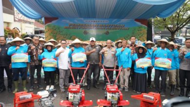 Polda Jabar melaksanakan penanaman jagung serentak seluas 750 hektar. Foto Yono