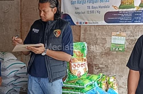 Polres Cilegon terus memantau harga dan stok beras. Foto: Daeng Yusvin