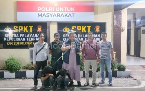 Polres Cilegon aman 2 remaja dan clurit hendak tawuran. Foto: Daeng Yusvin