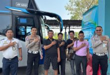 Polres Cilegon sosialisasi soal bagasi bus. Foto Daeng Yusvin