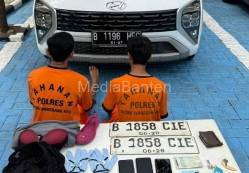 Para pelaku pencurian mobil di Taman Kenari Pinang, Kota Tangerang. Pengirim Foto Daeng Yusvin