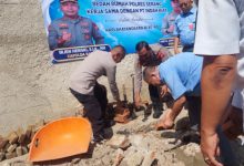Polres Serang melakukan bedah rumah tak layak huni. Foto Yono