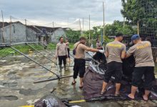 Polres Serang mendirikan dapur umum di Kibin. Foto Yono