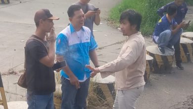 Polres Serang melakukan monitoring kebearngaktan 267 buruh KSPI ke Jakarta. Foto: Yono