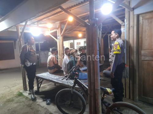 Patroli Poskamling dari Polres Serang dan jajarannya. Foto: Yono