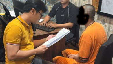 Salah satu tersangka peredaran narkotika jaringan pedagang ikan Muarabaru. foto Yono