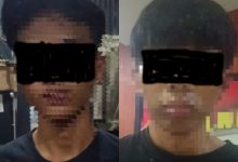Dua tersangka pengedar tembakau sintetis yang ditangkap Polres Serang. foto Yono