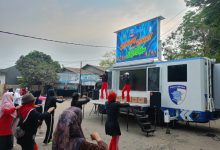 Satlantas Polres Serang mengelar senam bersama dan bakti kesehatan dalam rangka peringatan HUT Bhayangkara ke-71. Foto Yono