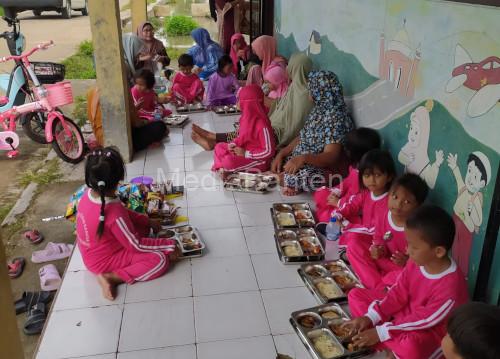 Porsi MBG dari SPPG Polres Serang. Foto Yono