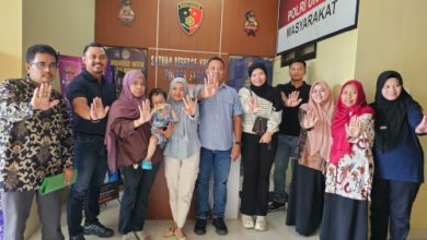 Balita yang dibawa kabur dari Tulung Agung kini berada di Polres Serang. Foto Yono