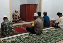 Polsek Anyer melakukan Patroli Dialogis dan Subuh Keliling. Foto Daeng Yusvin