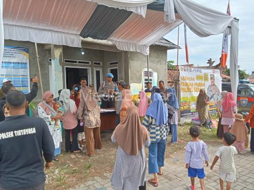 Kegaitan gerakan pangan murah di Tirtayasa. Foto: Yono