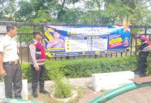 Polsek Cikande menyosialisasikan soal calo tenaga kerja. Foto Yono