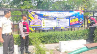 Polsek Cikande menyosialisasikan soal calo tenaga kerja. Foto Yono