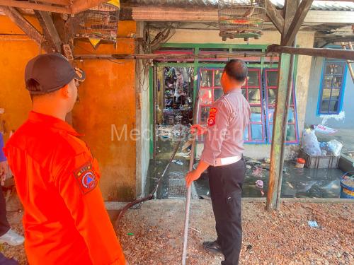 Kebakaran rumah di Des Sukamaju. Foto Yono