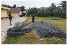 Baranb bukti kasus pencurian besi ulir di Cikande. Foto Yono