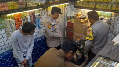 Polsek Cikeusal gelar Operasi Pekat. Foto Yono