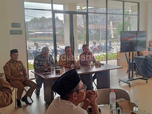 Muspika dan Polsek Kragilan sosialisasi bahaya narkoba terkait kasus kades. Foto Yono