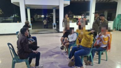 Para pelacur yang terjadring Operasi Pekat di Kragilan. Foto Yono