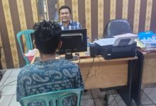 Terdangka penggadai mobil losbak. Foto Yono