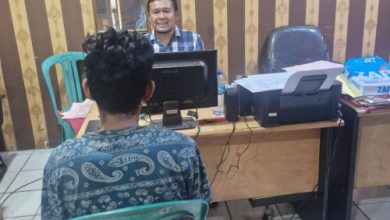 Terdangka penggadai mobil losbak. Foto Yono