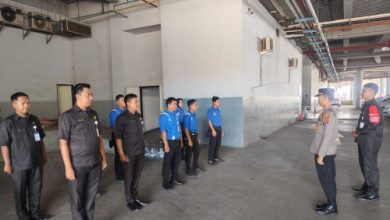 Polsek KSKP Merak gencar melakukan pembinaan Satpam. Foto Daeng Yusvin