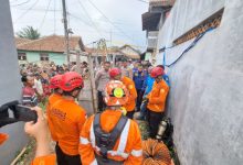 Polsek Tanara, Basarnas, BPBD melkaukan evakuasi korban bunuh diri di sebuah sumur di Desa Bojong Pandan. Foto Yono