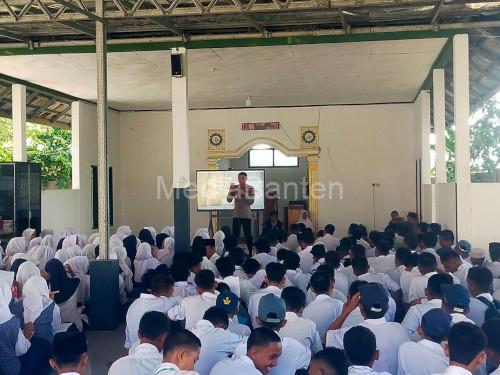 Ratusan siswa SMKN 1 Tanara hadiri silaturahmi Polsek Tanara. Foto Yono