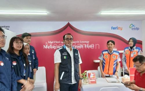 Dirut ASDP Ferry Indonesia, Heru Widodo berada i Posko Terpadu Rest Area Tol. Foto Antara