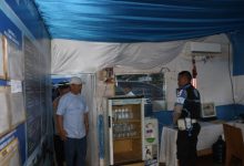 Wakil Bupati Serang, Najib Hamas meninjau salah satu pos pengamanan. Foto Antara