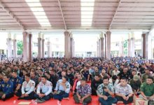 Para tenaga honorer di Kota Tangearang. Foto: Antara