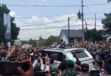 Presiden Prabowo Subianto tinggalkan Akmil Magelang dengan mobil Garuda. Foto: Antara