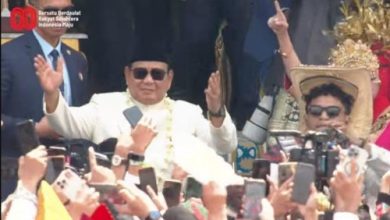 Presiden RI, Prabowo Subianto ikut joget di peringatan HUT RI. Foto: Antara