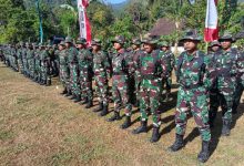 Prajurit Menkav 2 Mar BKO Satgas TMMD di Desa Kare. Foto: Ahmad Munawir - Menkav 2 Mar