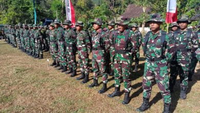 Prajurit Menkav 2 Mar BKO Satgas TMMD di Desa Kare. Foto: Ahmad Munawir - Menkav 2 Mar