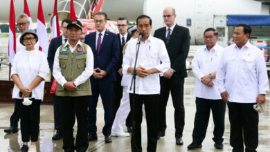 Presiden RI, Joko Widodo melepas pengiriman bantuan kemanusiaan ke Turki. Foto: Setkab RI