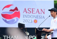 Presiden RI, Joko Widodo saat Kick Off Ketuaan ASEAN di Bunderan HI, Jakarta. Foto: BPMI Satpres RI