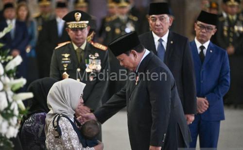 Presiden RI, Prabowo Subianto hadiri pernghormatan 3 prajurit TNI tewas di Lebanon. Foto Antara