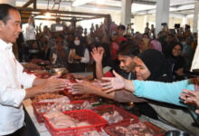 Presiden RI, Joko Widodo di Pasar Kalapa, Cilegon. Foto: BPMI SatPres RI