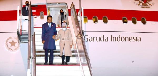 Presiden RI, Joko Widodo dan rombongan tiba di Brussels, Belgia. Foto: BPMI Satpres RI