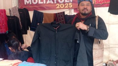 Salah satu stand produk umkm Baduy di Festival Multatuli Lebak. Foto: Antara