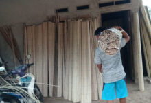 Produksi Kerai di Kampung Cihiyang, Kabupaten Lebak. Foto: LKBN Antara