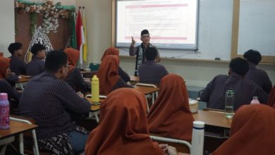 Prof Atip Latipulhayat, Wamen Dikdasmen. Foto: Yusron Ardi Darma