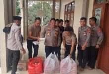 Program Warung Jumat dengan makan siang gratis dari Polres Serang. Foto: Yono